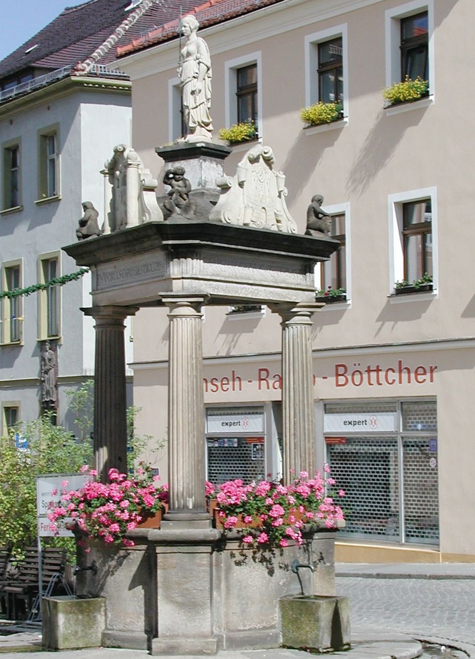 Wanderweg Wasser - ewag kamenz - STATION 01-Andreasbrunnen auf dem Marktplatz